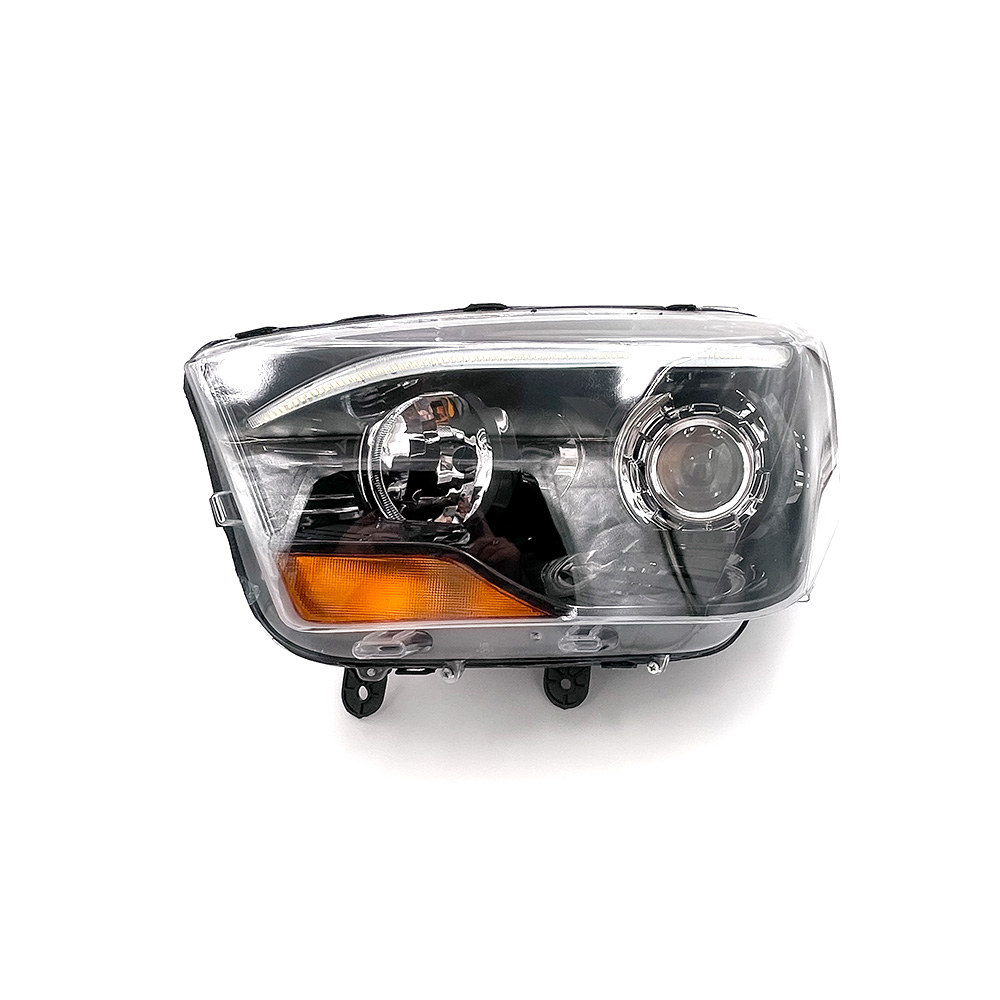 Headlight (R/H) With Plug for MAHINDRA SCORPIO 2.2 MHAWK LWB S4/S6/S10/S11 — view 1